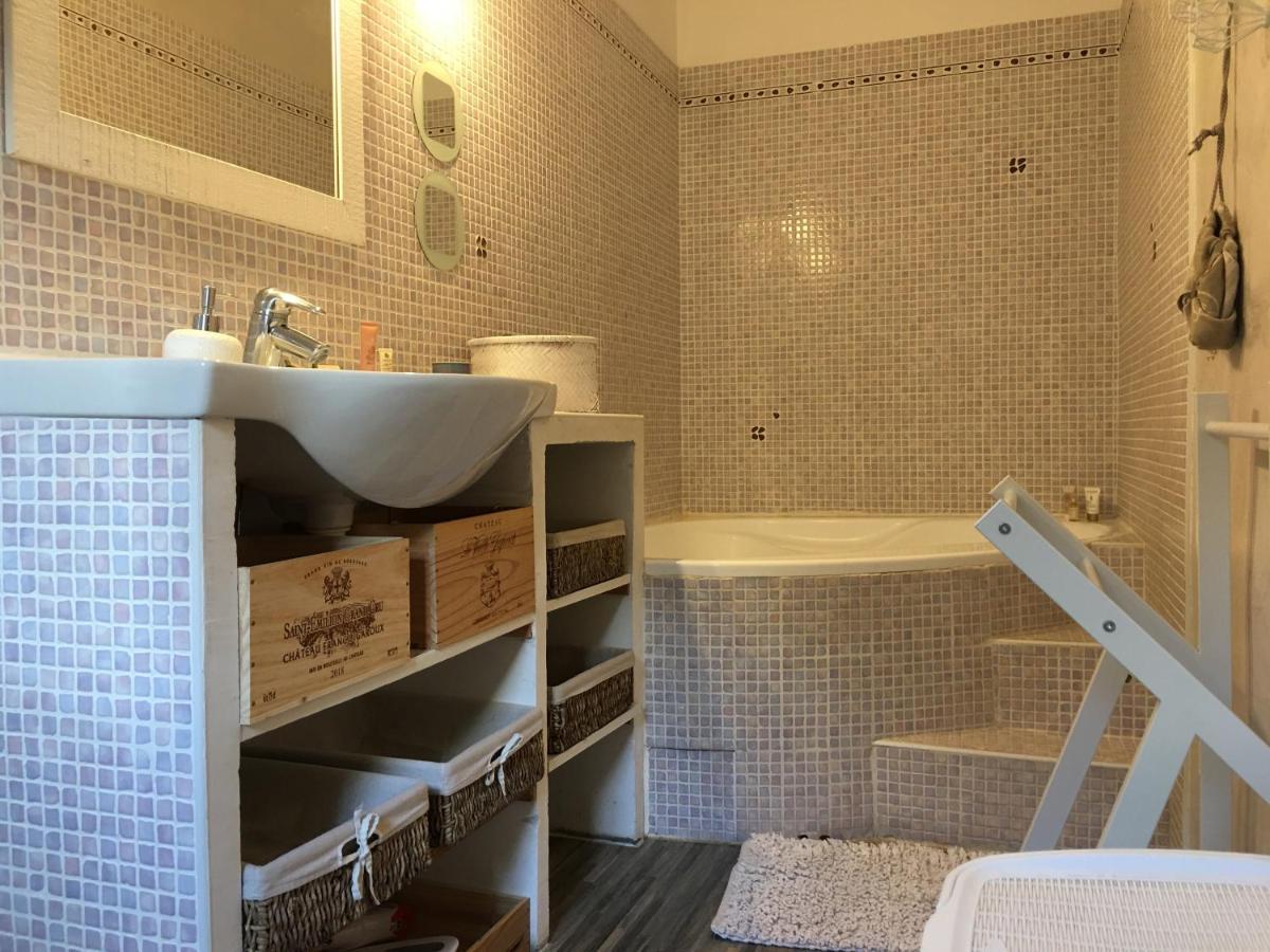 Le Baratier - Demeure De Charme Sauna & Piscine Calvisson Bagian luar foto